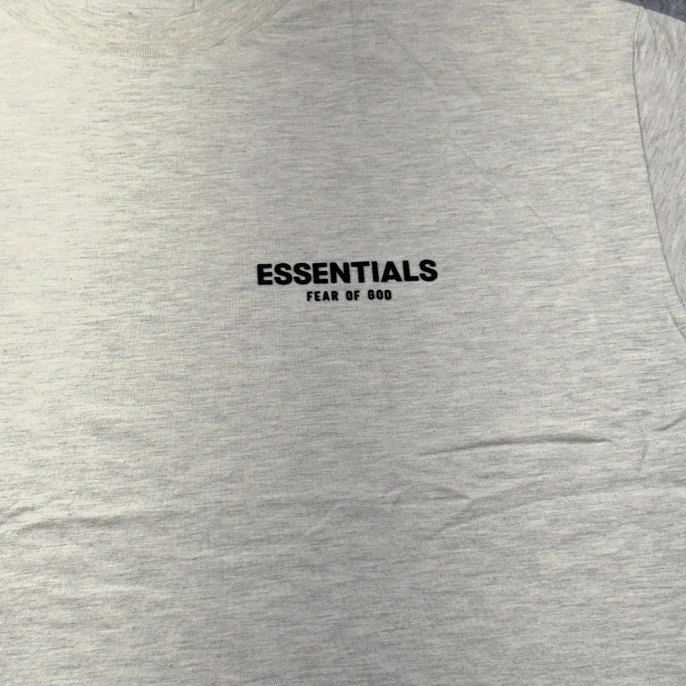 Fear of God Essentials T-Shirt Men XL Light Oatmeal New Short Sleeve Logo Tee